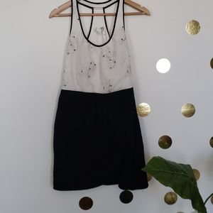 🔴cute dress with floral embroidery